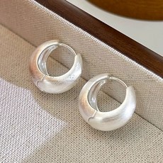 AKIPANDA 여성 미니 볼드 원터치 귀걸이