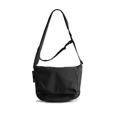 多功能斜背包 防水耐磨 多重收納, bitplay Essential隨行郵差包6.5L-探索黑