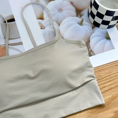 【Fee現貨6色】冰絲U領鏤空美背細肩帶背心小可愛 BRA TOP 冰絲胸墊背心 細肩帶 美背 小背心