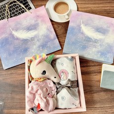 精美彌月禮盒套裝：紗布巾、大象玩偶、固齒器、安撫巾，新生兒寶寶生日禮物首選, 竹纖紗彌月禮盒【獨角獸+粉獨角獸安撫娃娃】安撫娃娃, 1個