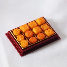 B.P飾品專賣 六月新款-精緻巧克力禮盒 扭蛋 轉蛋 盲包 盒玩 盲盒 仿真 擺件 食物 擺飾 小物 擺飾 可愛, 1個, 月餅一組, 紅色