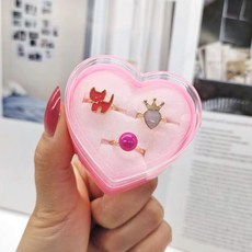 台灣發貨 統編 限時下殺 1186人好評 兒童戒指愛心盒裝水鑽閤金圈指環女童玩具小禮物介子寶寶可愛手飾, 1個, 3個裝混款隨機【沒有盒子】