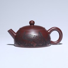 名家手工制作 孔雀振羽半月 龙血砂 宜兴紫砂壶, 1個, 红褐色