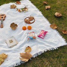 감성 캠핑을 위한 필수템 해변 & 캠핑 겸용 피크닉 매트, ONE