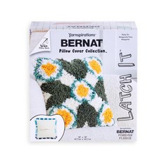 Bernat Latch It 키트 - 플리스 베개 커버 Daisy Do