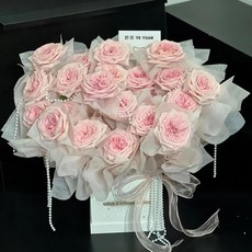 永生花抱抱桶玫瑰仿真花束高級感送女朋友送閨蜜生日禮物錶白花束－, 方盒氣球款粉荔枝-33朵