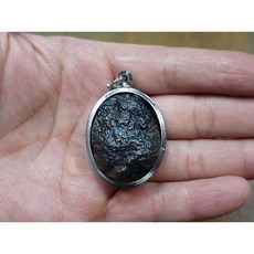 泰國彩虹流鐵力泥鎳萊護身符墬子, 1個