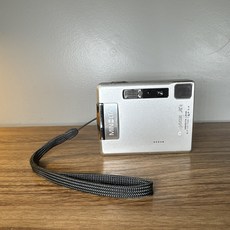 미놀타 디마지 XT 3.2MP 3배 줌 컴팩트 디지털 카메라 (실버) (카메라 본체만 해당)