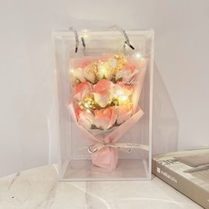 台灣發貨 統編 限時下殺 母親節520禮物碎冰藍香皂玫瑰花束帶燈手提禮盒創意禮品畢業花束 情人節花束 香皂仿真花 永生, （9朵荔枝粉玫瑰滿天星+PVC禮盒+燈串, 1個