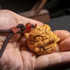 黃楊木 瑞獸醒獅 手把件, 如圖所示, 1個