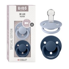 BIBS 젖꼭지 - De Lux 컬렉션 | BPA 프리 원형 젖꼭지 | 실리콘 | 덴마크산 | 클라우드/블랙 컬러 프리미엄 수더 2개 세트 | 사이즈 원 사이즈, Dusty Blue/Steel Blue