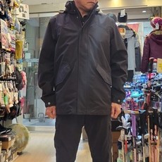 AIGLE 男 GORE-TEX 防水透氣外套