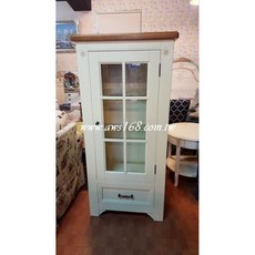 萊茵實木雙色單門展示櫃，實木結構穩固耐用，防塵防潮保護珍藏品，提升居家空間美感