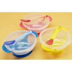 【mamabao】吸盤碗/幼兒吃飯碗/外出碗/副食品儲存盒/兒童碗/學習碗/零食碗, 1個, 隨機顏色, 隨機顏色