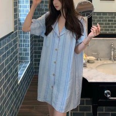 條紋短袖睡袍 - 輕盈透氣居家服，寬鬆舒適鈕扣開襟設計