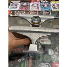 independent 因地 indy 滑板橋 鍛造底座 雙空橋 尺寸139 pu基本無磨損, 如圖所示, 1個