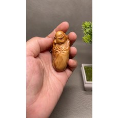 太行崖柏 笑臉佛, 如圖所示, 1個