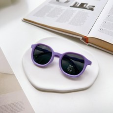Q.M SHOP 五月新款兒童太陽眼鏡：輕巧偏光矽膠彈性ins風帥氣微方框，檢驗合格抗UV400兒童偏光
