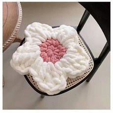 嘉義出貨 手作玩偶 飾品 DIY鉤針玩偶 手工編織材料包 自製diy手工編織可愛毛絨線泡芙花朵 坐墊靠墊送女友閨蜜節日, 1個, 乳白+肉粉材料包
