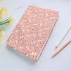 媽媽手皿【漫天花雨-粉】書衣 書套 可調式 布書衣 A6 A5 B6 適用 手作質感 閱讀好物, 1個