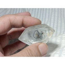 晶棋 雲貴彩虹閃靈水晶擺件，天然水膽晶瑩剔透，居家空間藝術擺飾