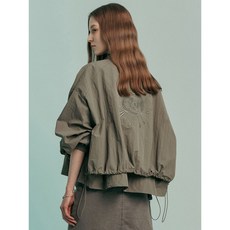 [마쟈] 자수포인트 스트링 크롭 야상 점퍼