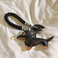 輕奢ins黑色臘腸狗吊墜含夾片手機掛繩車鑰匙掛鏈相機鏈手機通用, 1個, 黑色臘腸狗+JH55黑色+黑三角