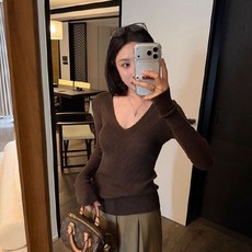 투니스 여성 슬림핏 브이넥 단색 니트 스웨터