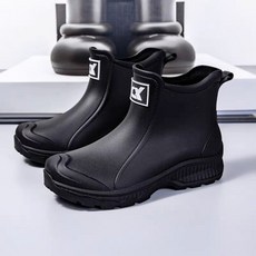 YANGTA 패션 가벼운 남자 레인부츠 캐주얼 작업용 낚시 장화 여름 남자 미끄럼방지 쿠션 레인부츠