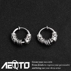 AETTO 復古雕花耳環