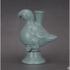 鳥形陶器, 北宋崇寧五年汝窯蘭釉鸚鵡酒壺, 1個