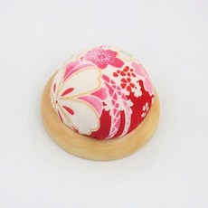 手工DIY十字繡工具刺繡日式和風紮針包，木底座針插布藝針墊，精緻手工藝必備, 櫻花紅色, 1個