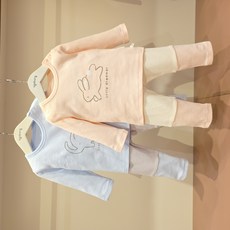 [아가방] 강남점* 귀여운 동물이 그려져있는 상의와 슬림하고 편안한 하의 / 실내복으로도 외출복으로도 아주 좋은 상하세트 / 봄과 가을에 입기 좋은 소재