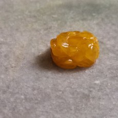 天然原礦雞油黃蜜蠟雕刻小貔貅 招財納福 辟邪化煞 保平安, 1個