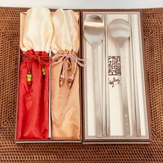 ( 30년전통 인현공방 명절선물세트) 명품 방짜유기수저2벌세트 (전통한지케이스+고급선물포장) /인현공방 고급한자각인 유기수저 선물세트로 소중한분께 건강수저를 선물하세요, 골드, 1세트, 수저2P저분4P