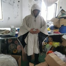 【台灣發貨】三閤一戶外雨披徒步旅行釣柔軟防寒戶外徒步天幕地墊多功能雨披成人雨衣機車雨衣防風防水反光雨衣加厚連體收納, 2.04*1.49卡其小黑膠173以下用, 1個