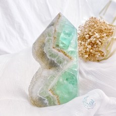 ₍мσσи_нασ ᙏ̤̫͚ ₎獨家 綠青色 山形紋 共生原礦感 絕美透綠 冰感 （送金屬支架）紅56, 1個