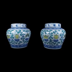博古珍藏 鬥彩纏枝蕃蓮花托八吉祥紋罐一對 早期收藏老件瓷器 博物館級文物, 1個