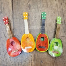 水果吉他 吉他玩具 樂器玩具 烏克麗麗玩具 家家酒玩具 兒童玩具 音樂彈奏 童玩, 1個, 隨機花色