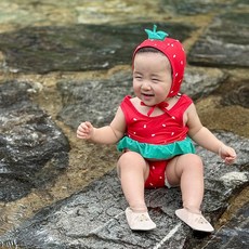 로이앤한나 신생아 3개월 6개월 9개월 돌 여아 여자아기 딸기 비키니 수영복 수모 세트