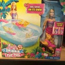 Barbie 芭比狗狗泳池遊戲組，內含娃娃與可自行游泳狗狗及變色服裝, 1個