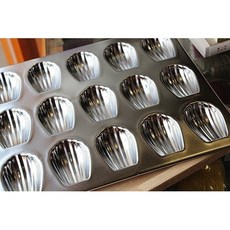 日本CakeLand瑪德蓮不鏽鋼迷你蛋糕烤模15連, 1個