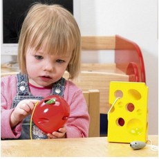 3살 영유아 구멍난 사과 애벌레실꿰기 아기구슬꿰기 실꿰기장난감 유치원