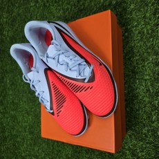 나이키 풋살화 팬텀6 ACAD TF LOW 인조잔디 맨땅용 축구화