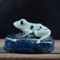 民窯 青花手工捏雕 石頭青蛙小水滴 高4cm 寬6cm, 如圖所示