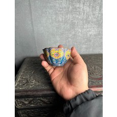 早期 手繪 琺瑯彩 葵口杯 藍底 松石綠內釉 纏枝寶相花 茶杯, 商品主圖, 1個