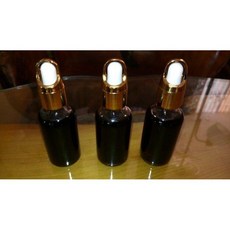 正台灣沉水料肖楠精油（台灣沉香油）重油重香30cc滴管玻璃瓶裝一瓶 有效去除狐臭腳臭, 1個, 30, 台灣沉香