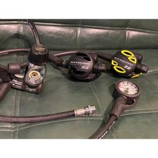 Atomic Aquatics B2 + Z2 潛水調節器組，單錶，附壓力錶, 黑色, Atomic B2 + Z2 備二 Aqualung 單錶 潛水 調節器