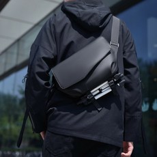 satrbuysell TW 潮牌男士機能斜挎包 防水iPad多功能胸包 單肩包 斜背包 胸前包 時尚肩背包, 黑色肩背包(插扣款)-1635