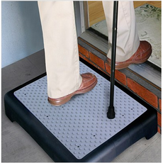 아이앤피플 보조계단 실버용품 노인 보조계단 미끄럼방지 발받침대 노인용 보행보조 주방 욕실, 1개